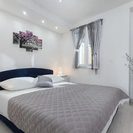 Apartments Orka Promajna Room photo